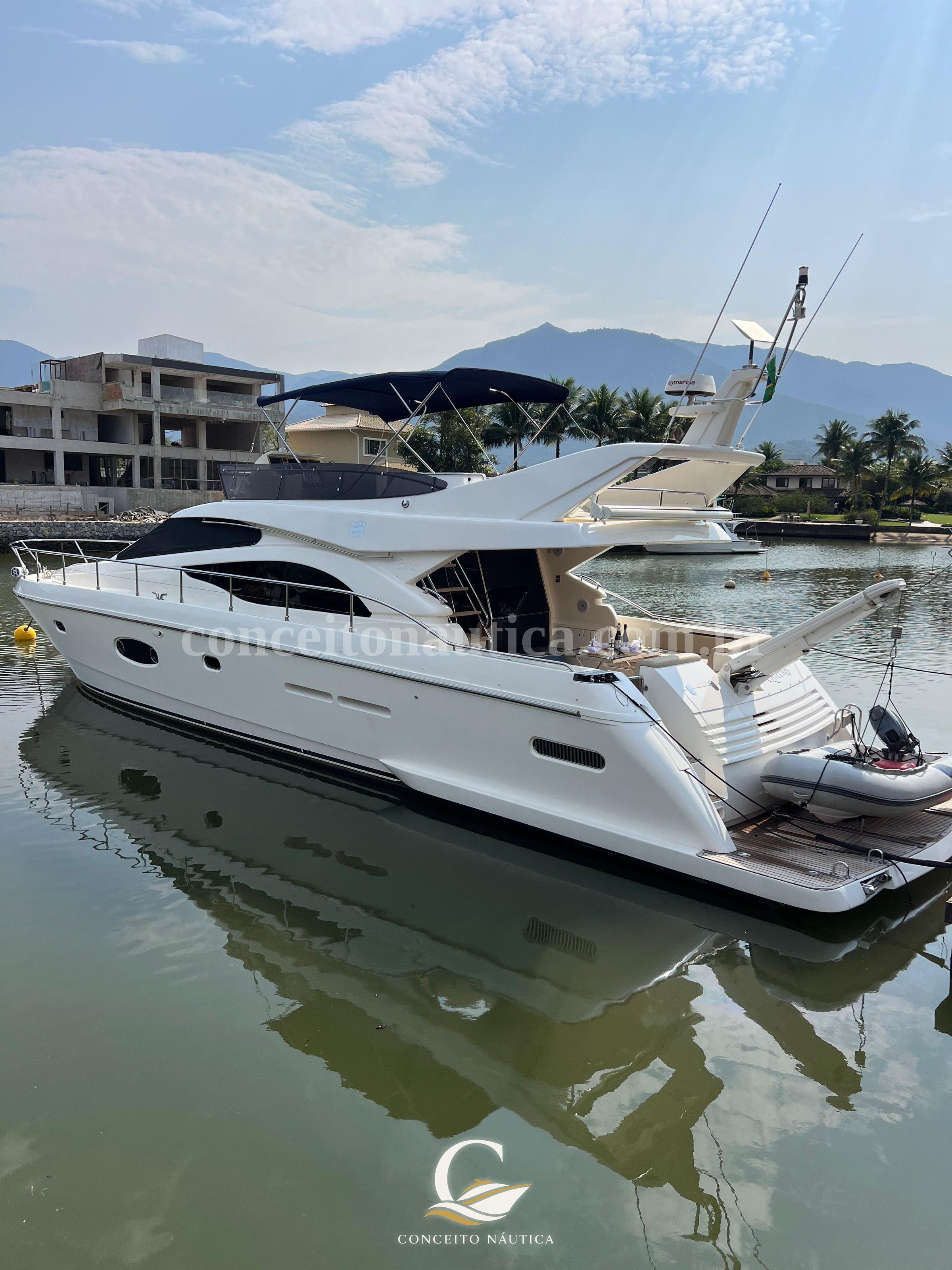 FERRETTI 600 FLY · 60 pés
