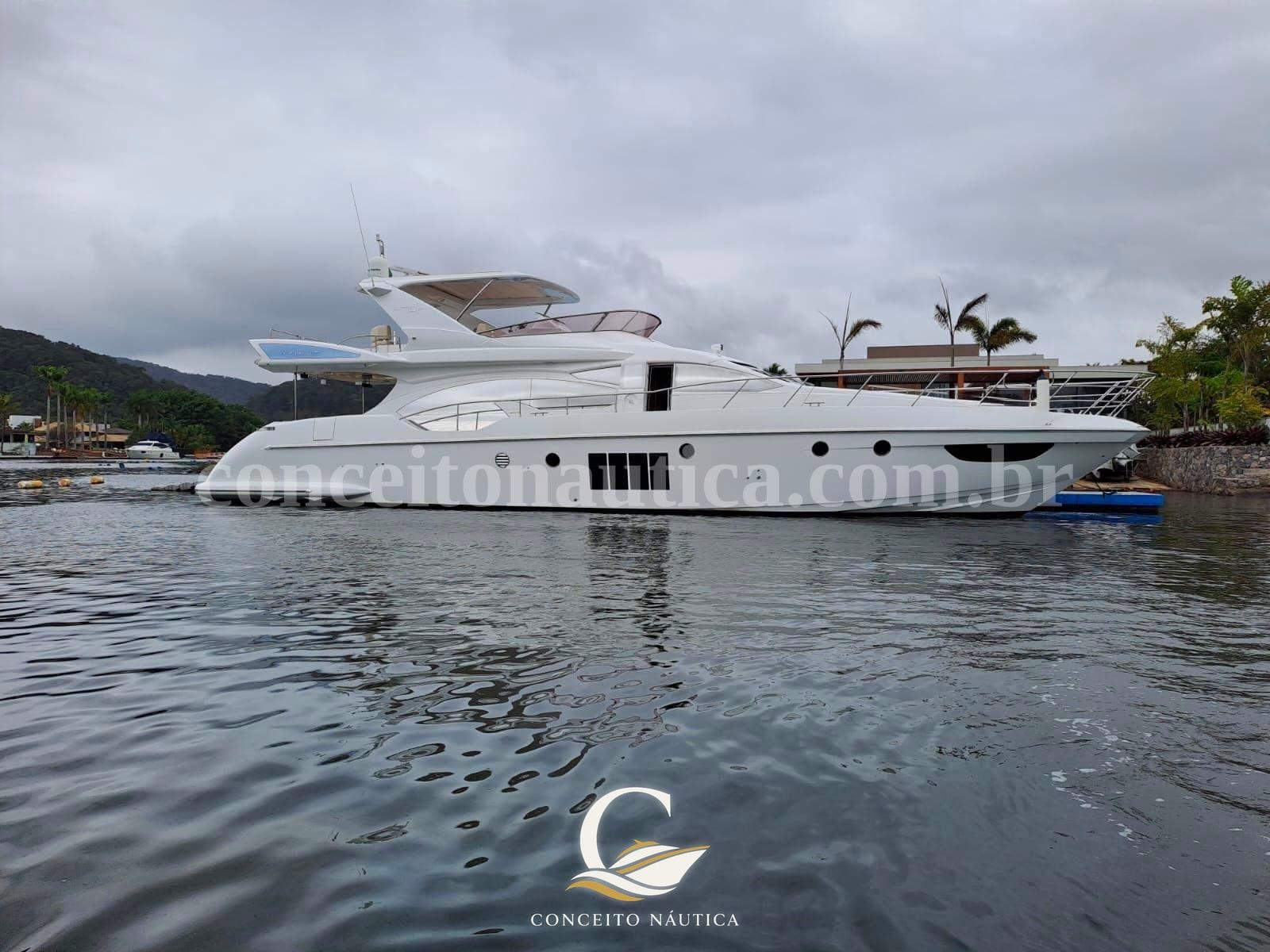 AZIMUT 70 FLY · 70 pés